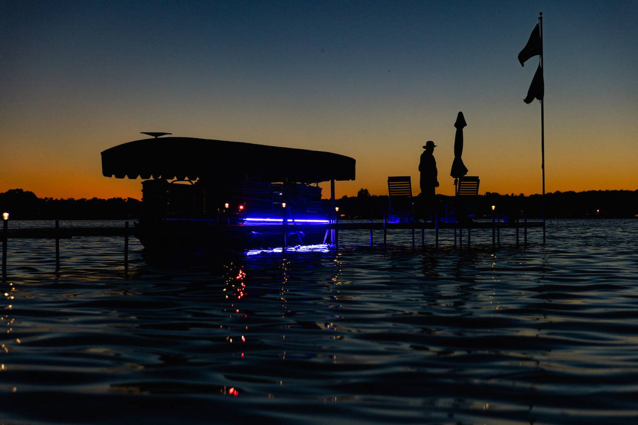 10 Must-Know Options for Pontoon Boat Lights