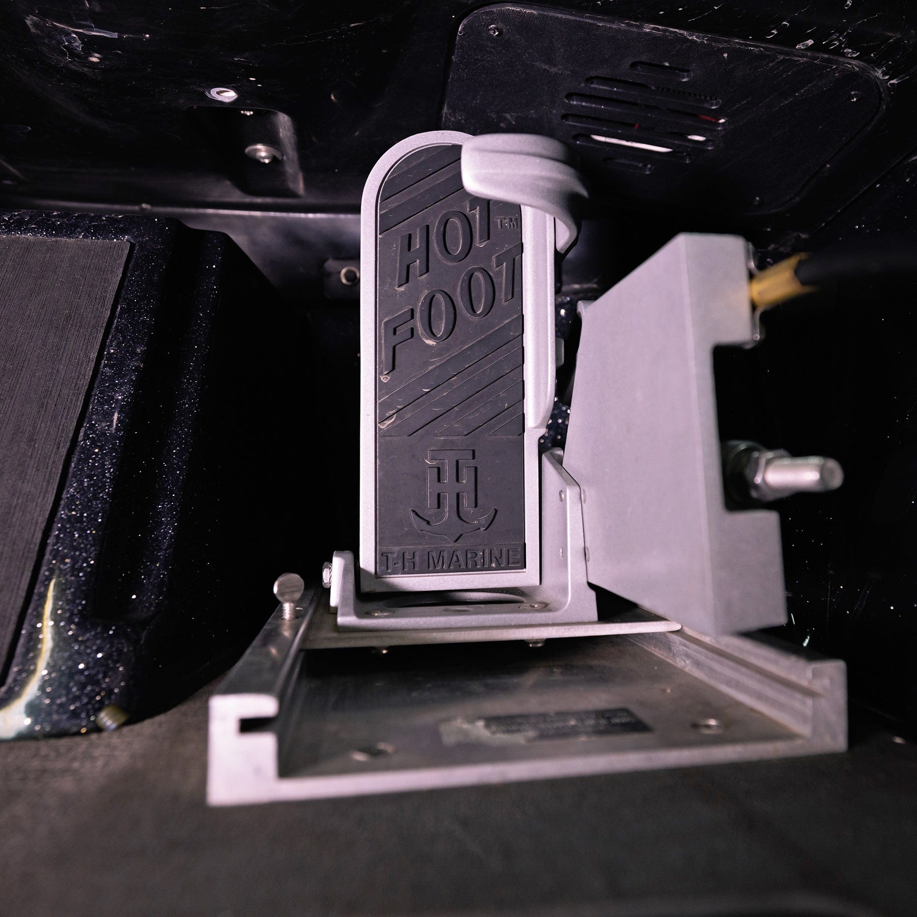 boat hot foot pedal T-H Marine HOT Foot Throttle Universal