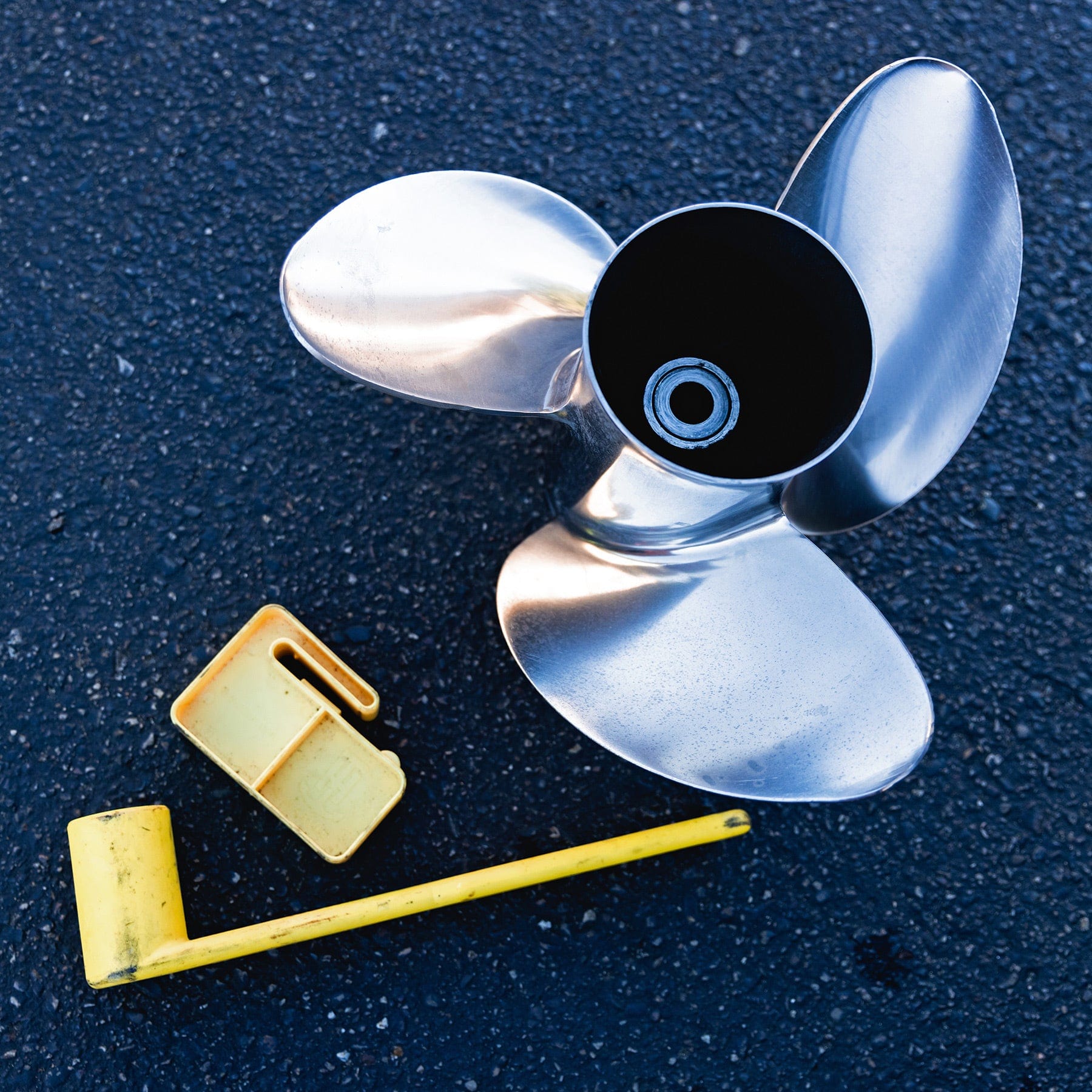 thumbnail image 2 of T-H Marine Prop Master Prop Stop | Propeller Holder For Safer Prop Changing On Boats 2 of 14
