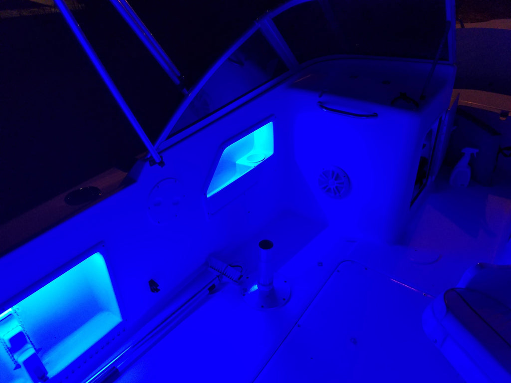 T-H Marine Supplies BLUEWATERLED Deluxe Salt Water Deck LED Lighting System